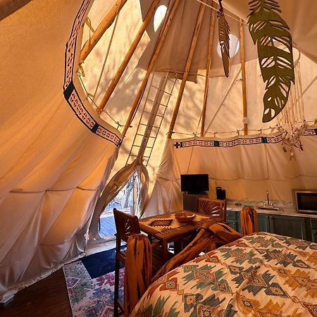 Bandera Stronghold - Cochise Tipi 外观 照片