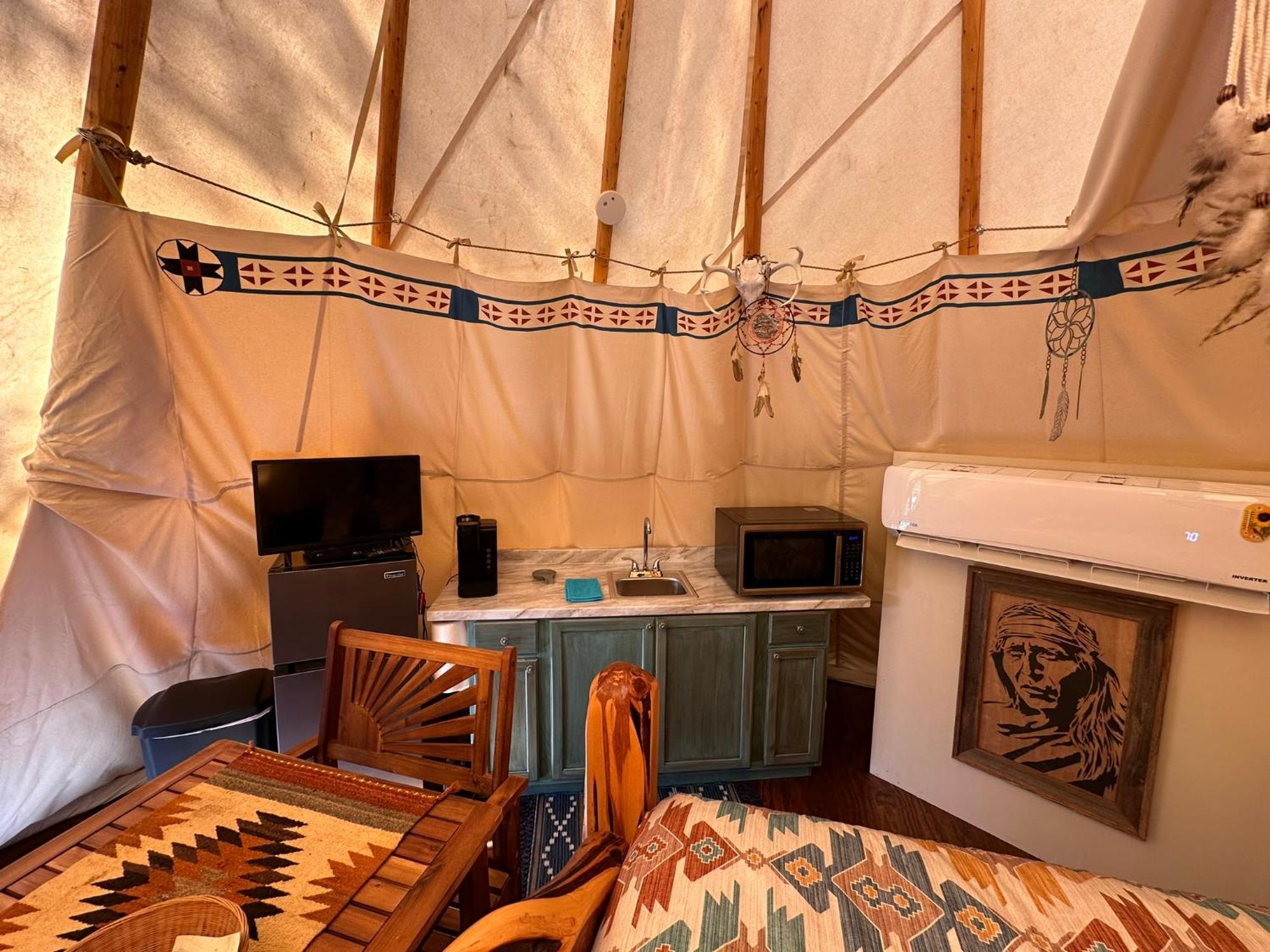 Bandera Stronghold - Cochise Tipi 外观 照片